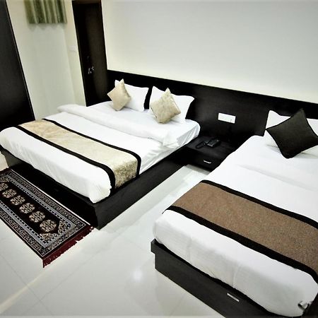 Hotel Ravi Residency Bharatpur Exteriör bild
