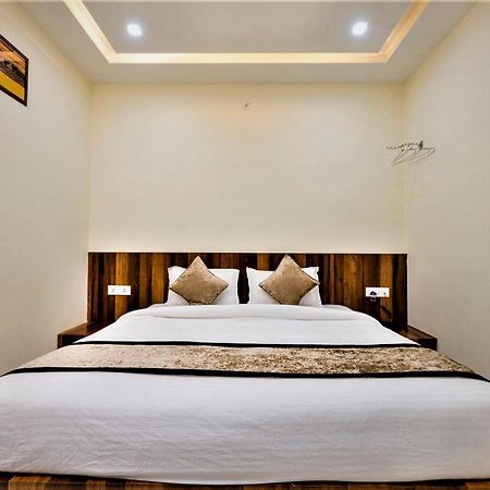 Hotel Ravi Residency Bharatpur Exteriör bild