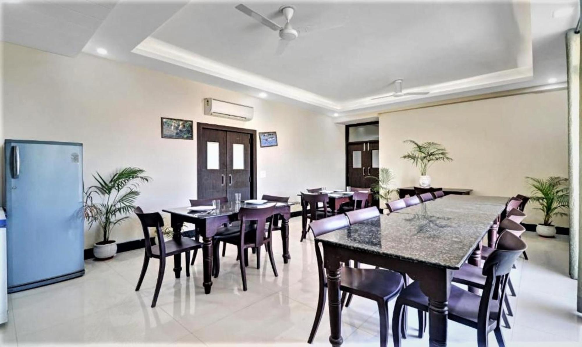 Hotel Ravi Residency Bharatpur Exteriör bild