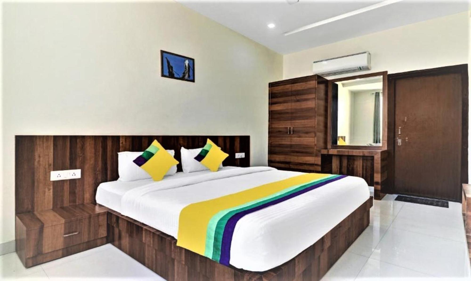 Hotel Ravi Residency Bharatpur Exteriör bild