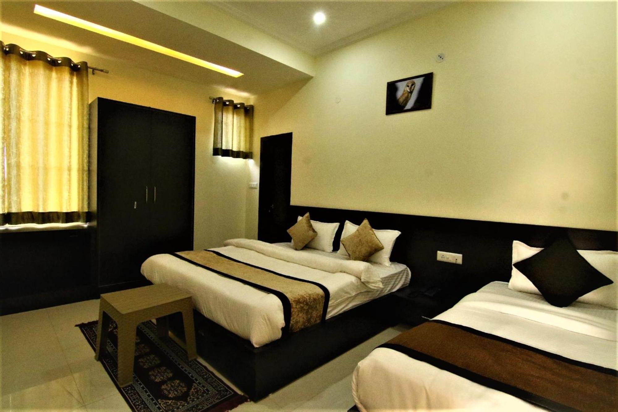 Hotel Ravi Residency Bharatpur Exteriör bild