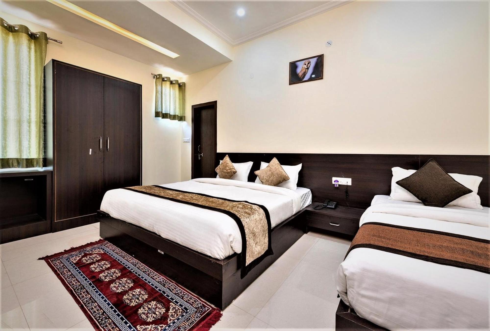 Hotel Ravi Residency Bharatpur Exteriör bild
