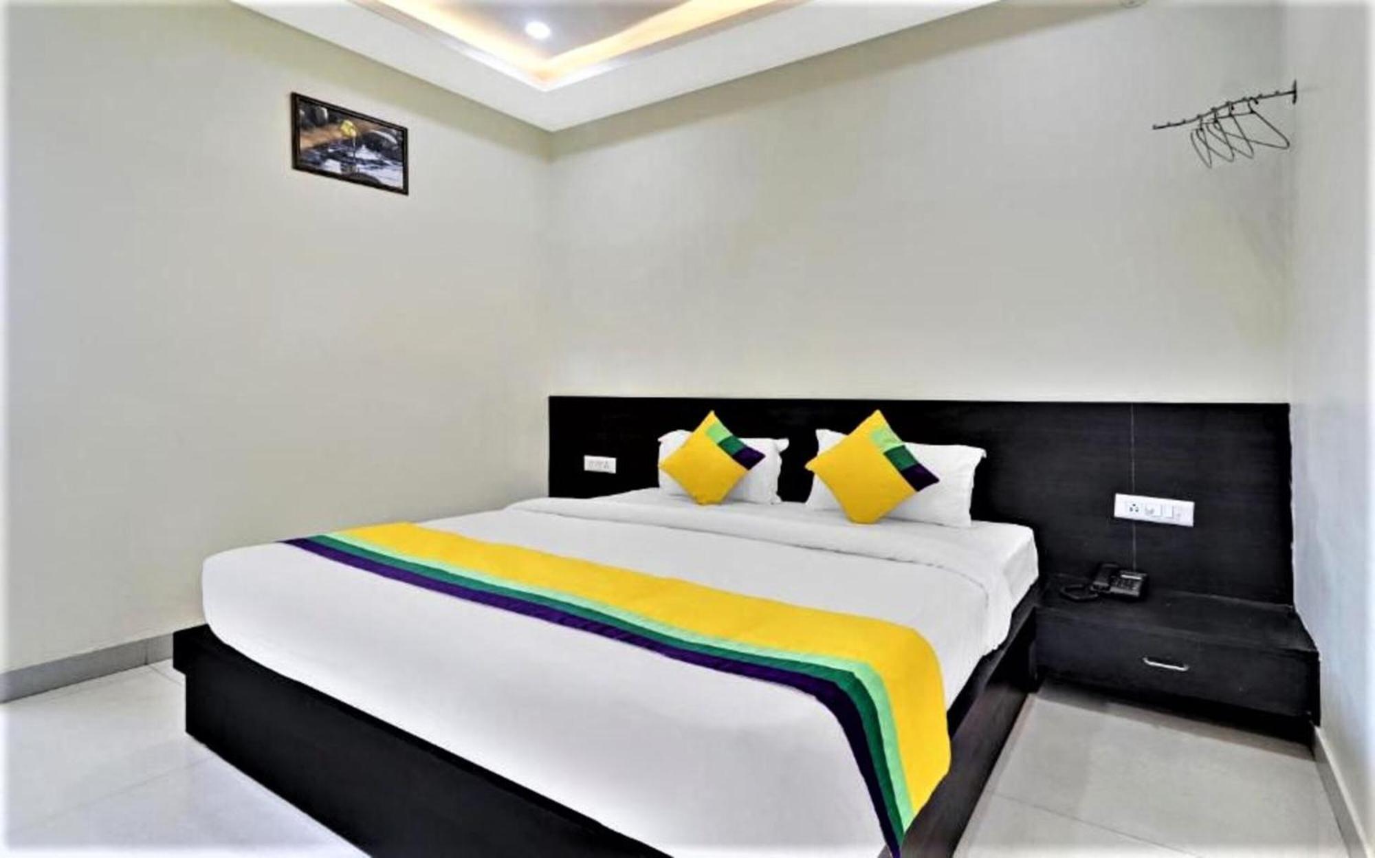 Hotel Ravi Residency Bharatpur Exteriör bild